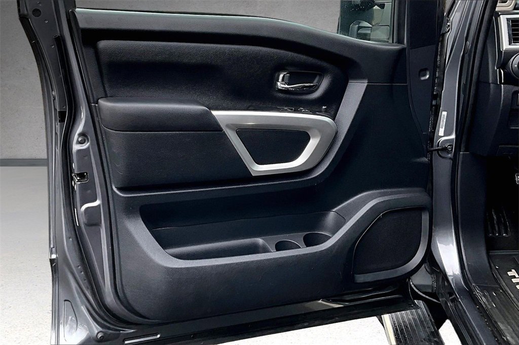 Used 2020 Nissan Titan SV w/ SV Convenience Package image 20