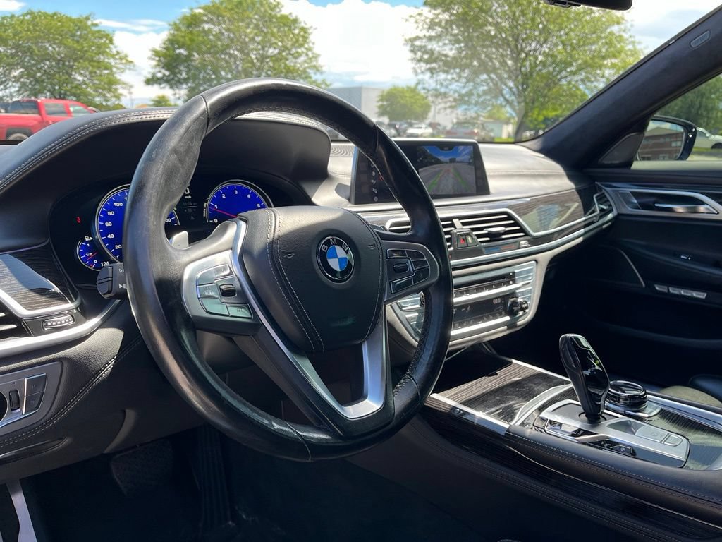 Used 2018 BMW 750i xDrive AWD/4WD image 16