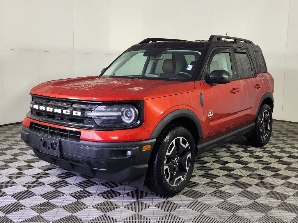 Used 2022 Ford Bronco Sport Outer Banks w/ Tech Package AWD/4WD image 3