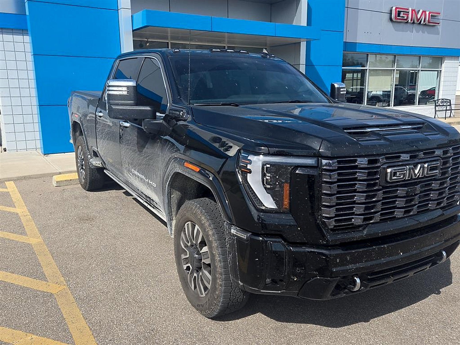 Used 2025 GMC Sierra 3500 Denali Ultimate AWD/4WD image 9