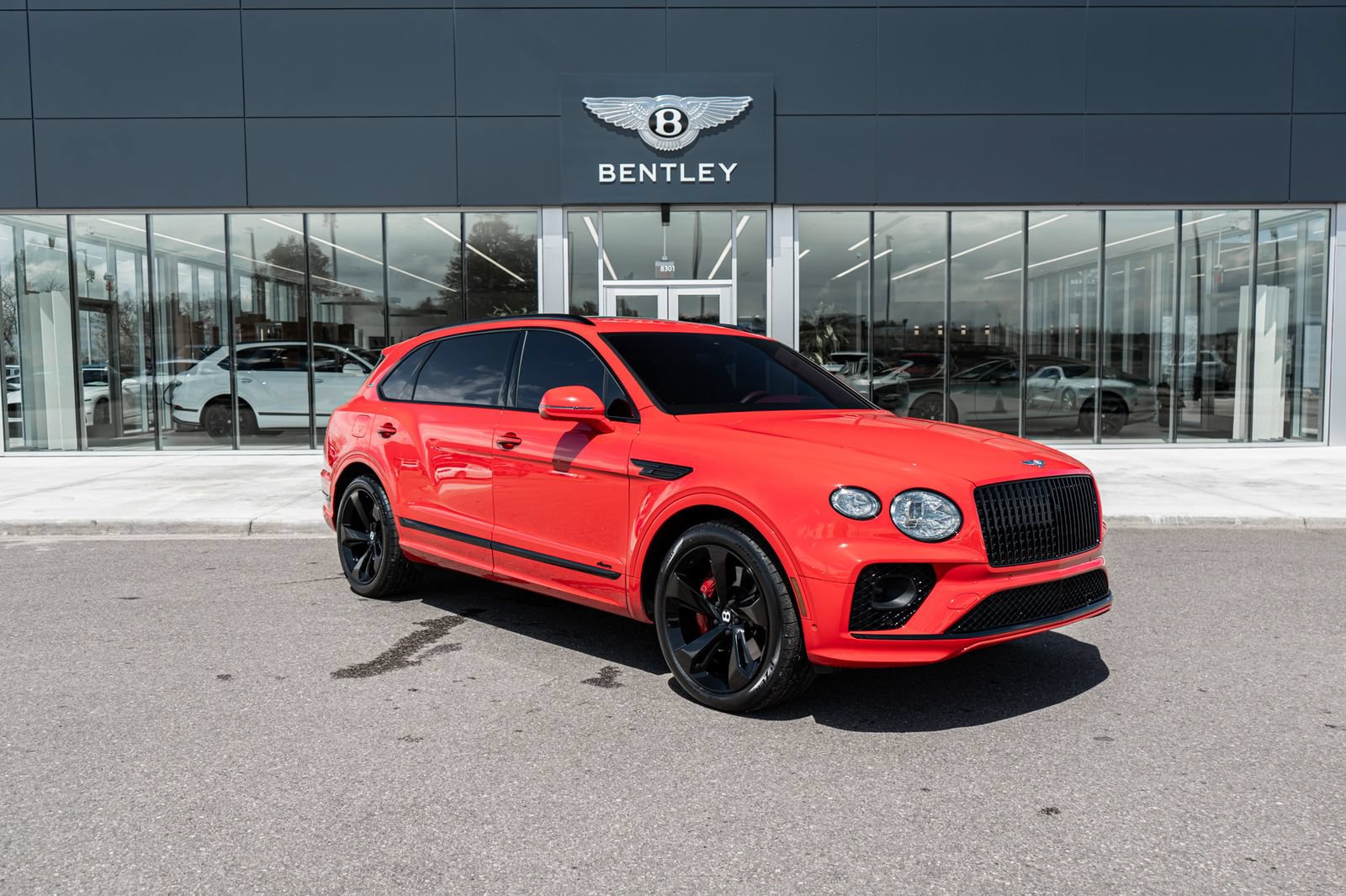 Certified 2023 Bentley Bentayga Extended Wheelbase AWD/4WD image 18