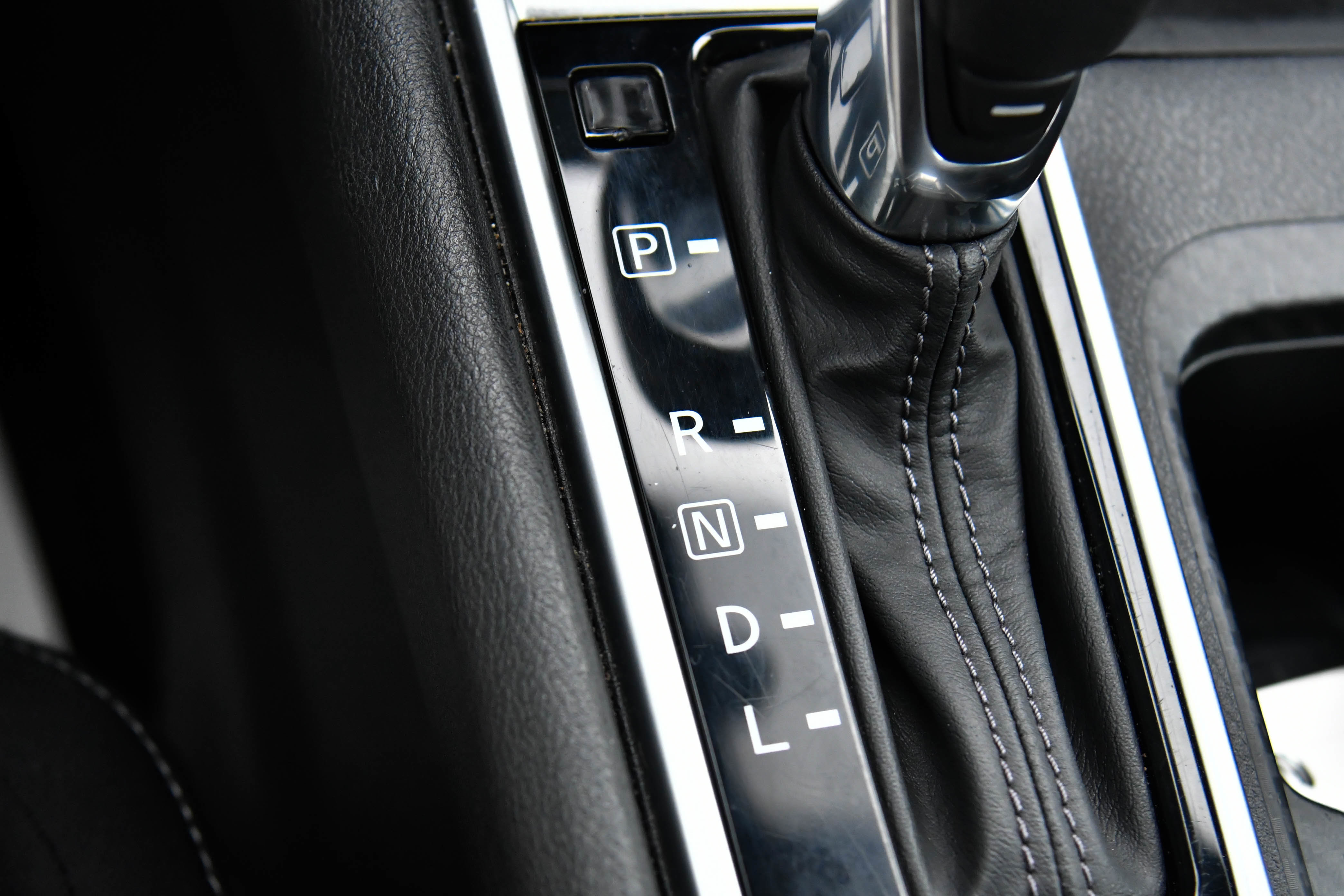 Used 2024 Nissan Sentra SV image 24