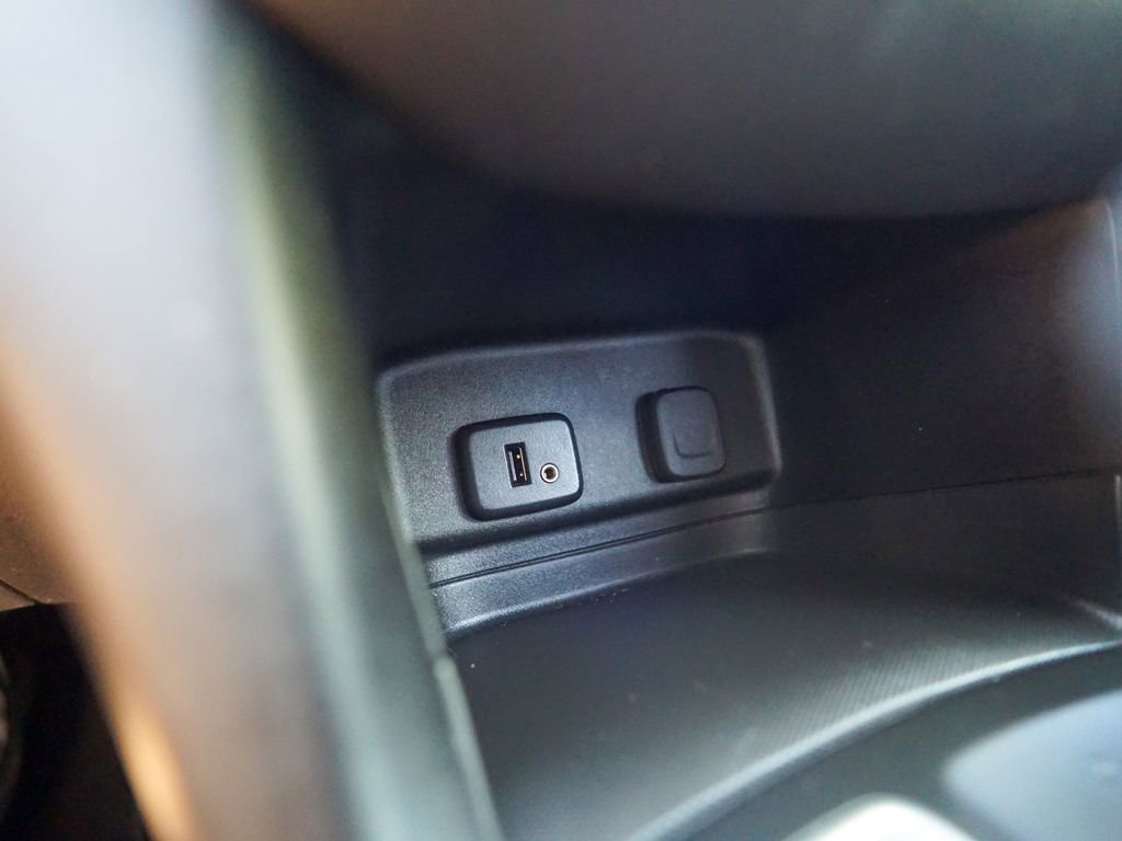 Used 2018 Chevrolet Equinox LT FWD image 24