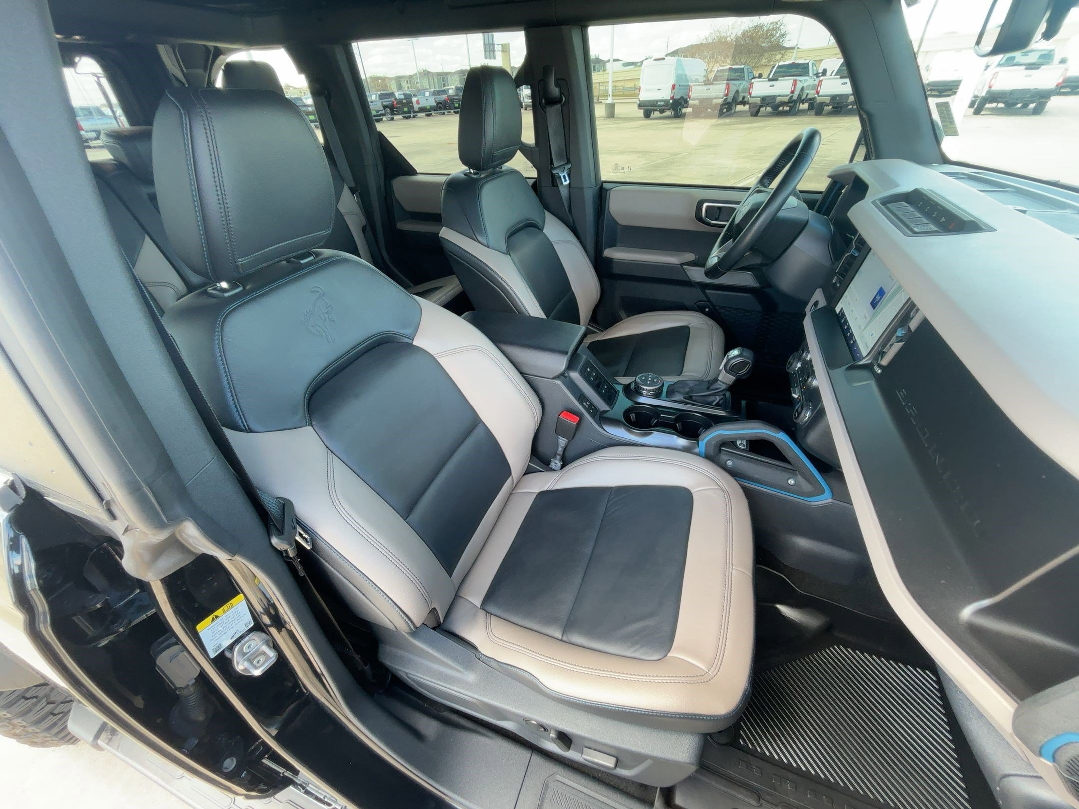 Used 2023 Ford Bronco Wildtrak image 32