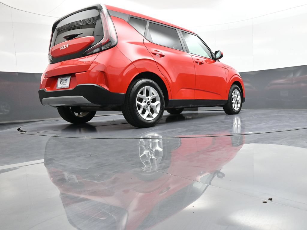 Certified 2023 Kia Soul LX w/ LX Technology Package FWD image 29