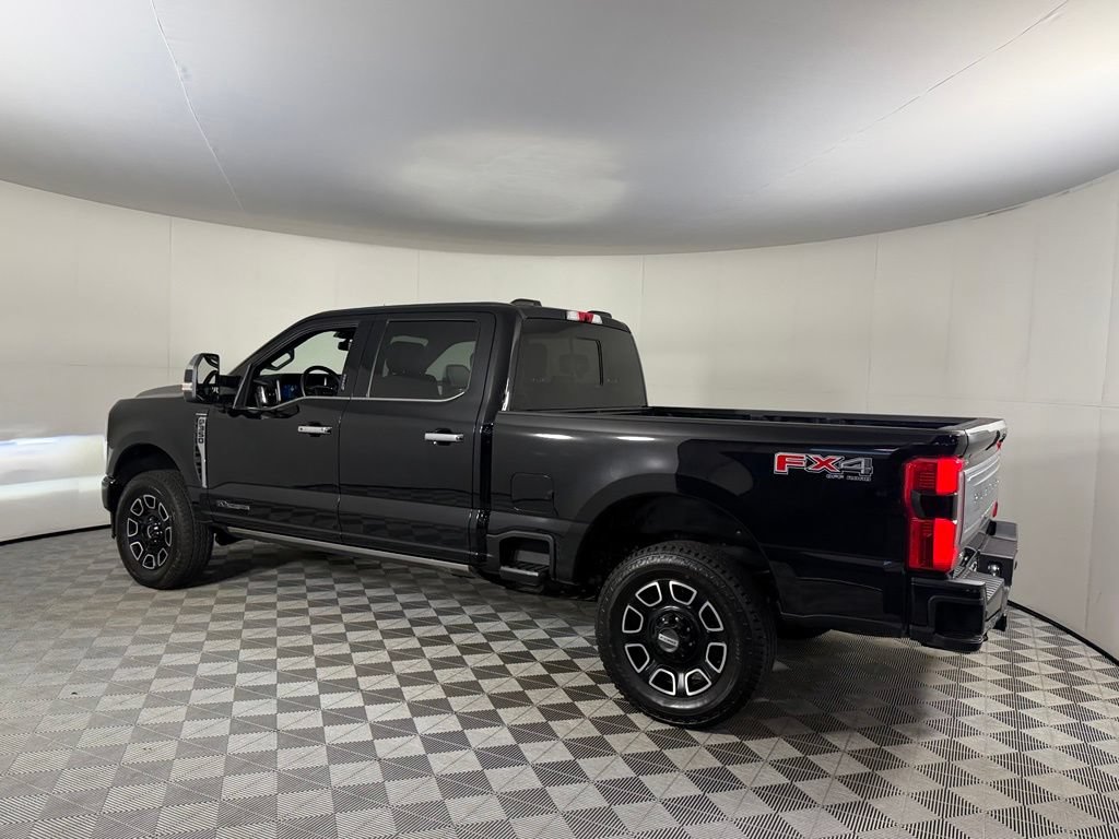 Used 2024 Ford F350 Platinum AWD/4WD image 9