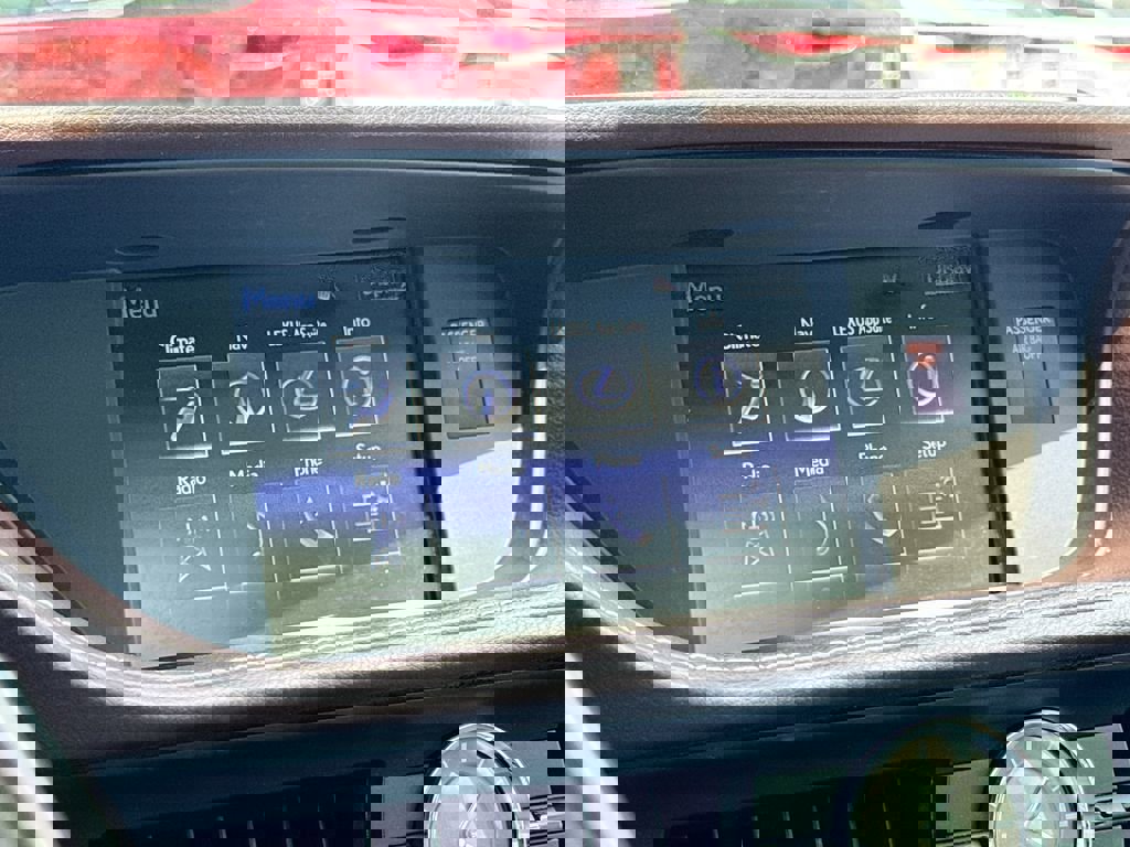 Used 2016 Lexus ES 350 w/ Luxury Package w/Wood Trim image 25