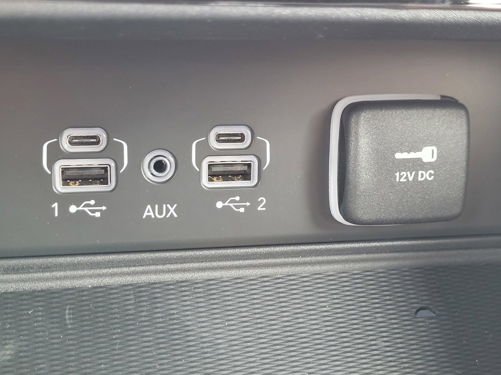 New 2025 Jeep Grand Cherokee Limited w/ Luxury Tech Group II image 16