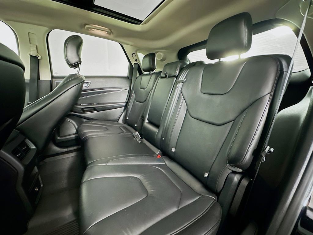 Used 2016 Ford Edge Titanium image 26