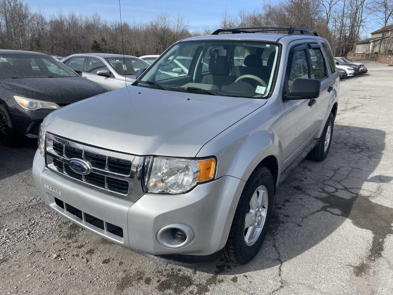 Used 2009 Ford Escape XLS image 2