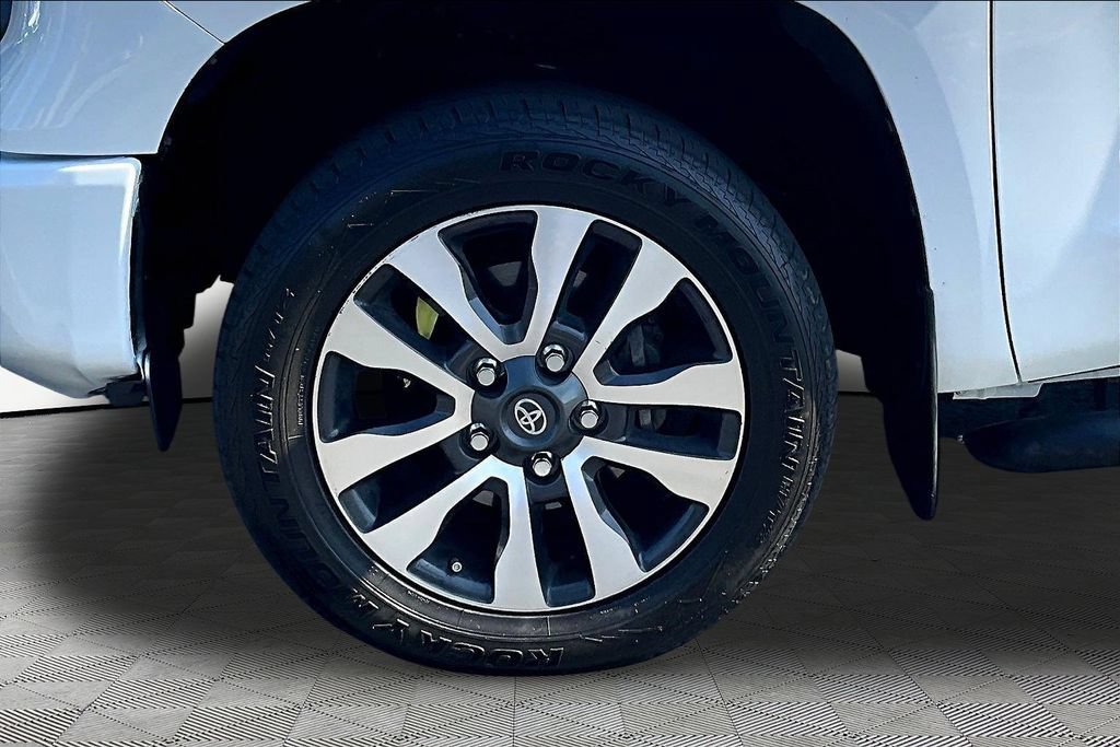 Used 2018 Toyota Tundra SR5 w/ SR5 Upgrade Package RWD image 31