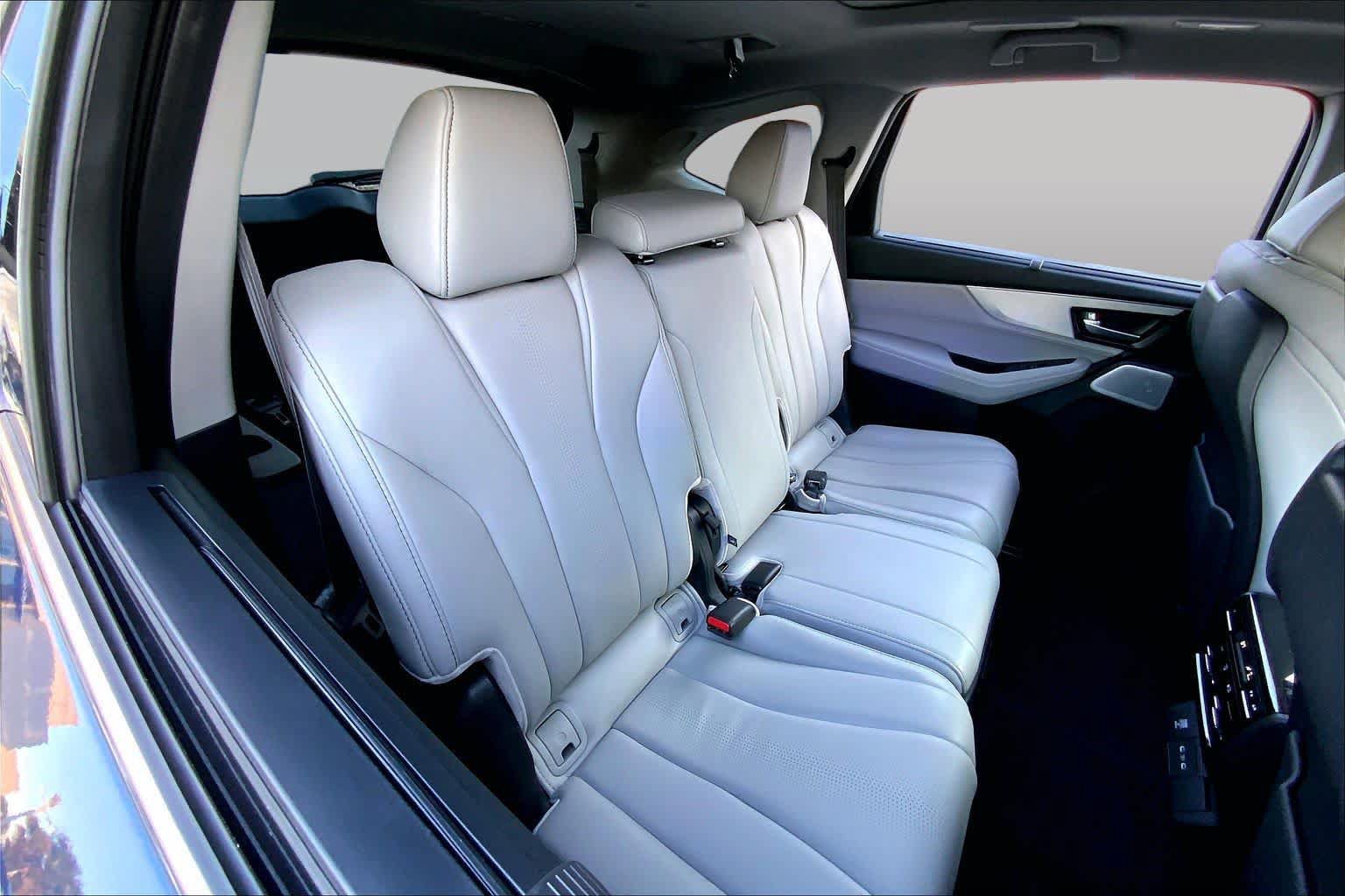 Used 2025 Acura MDX w/ Technology Package AWD/4WD image 19