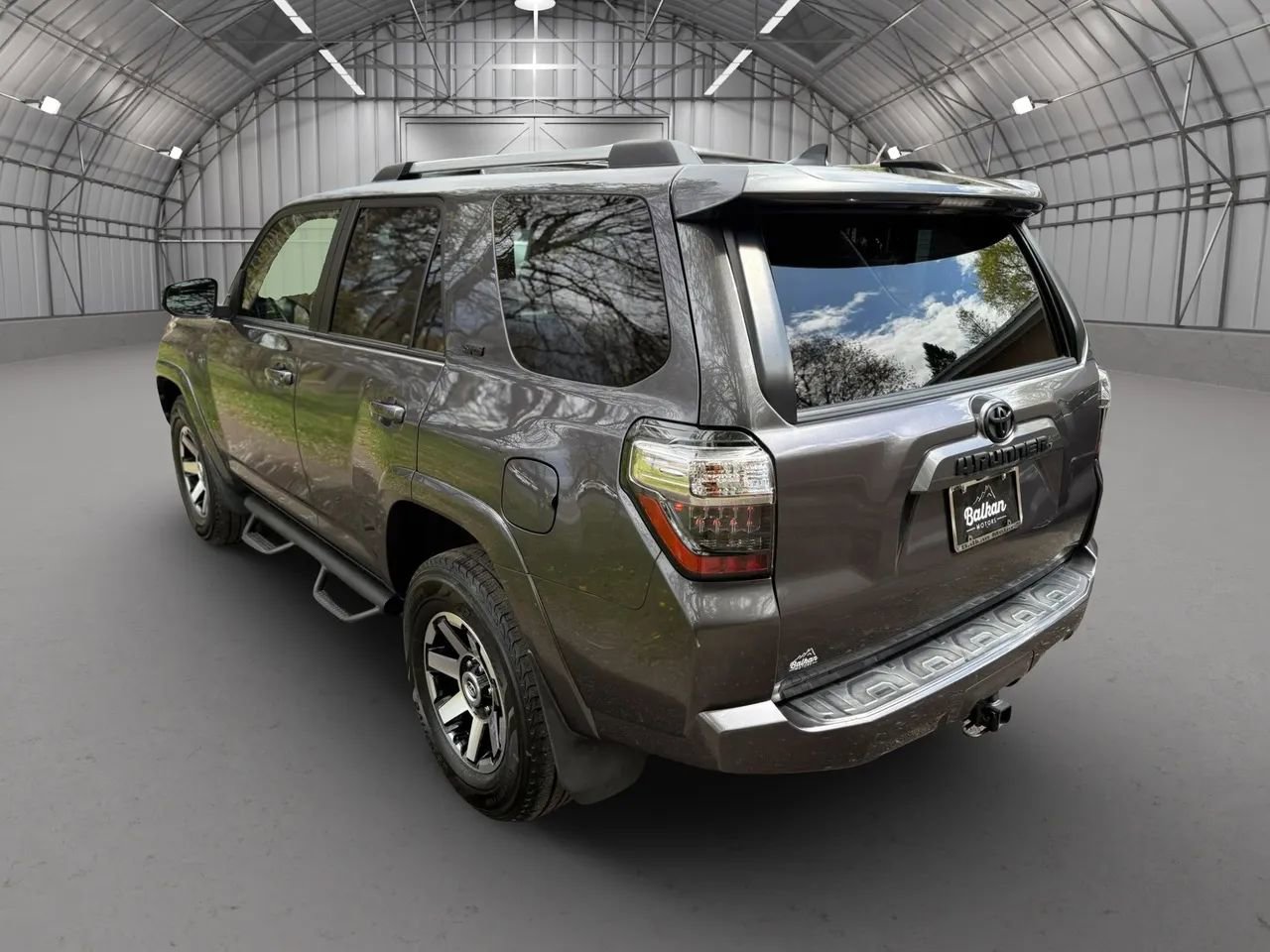 Used 2020 Toyota 4Runner SR5 Premium w/ Moonroof Package AWD/4WD image 8