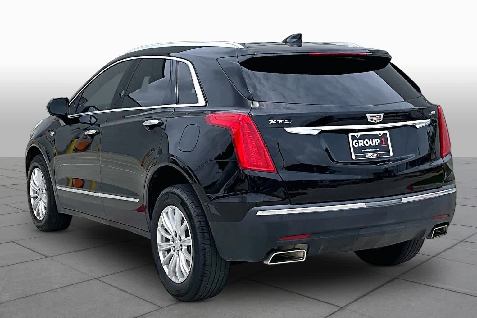 Used 2018 Cadillac XT5 FWD image 11