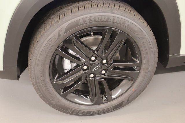 New 2026 Chevrolet Trax ACTIV w/ Sunroof Package FWD image 8