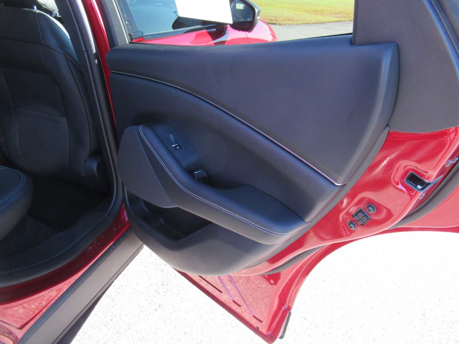 New 2024 Ford Mustang Mach-E Select w/ Comfort Package Lite image 18