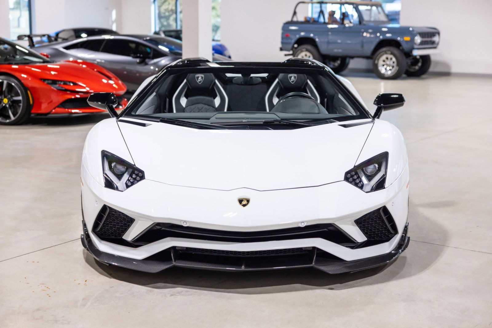 Used 2019 Lamborghini Aventador S image 11