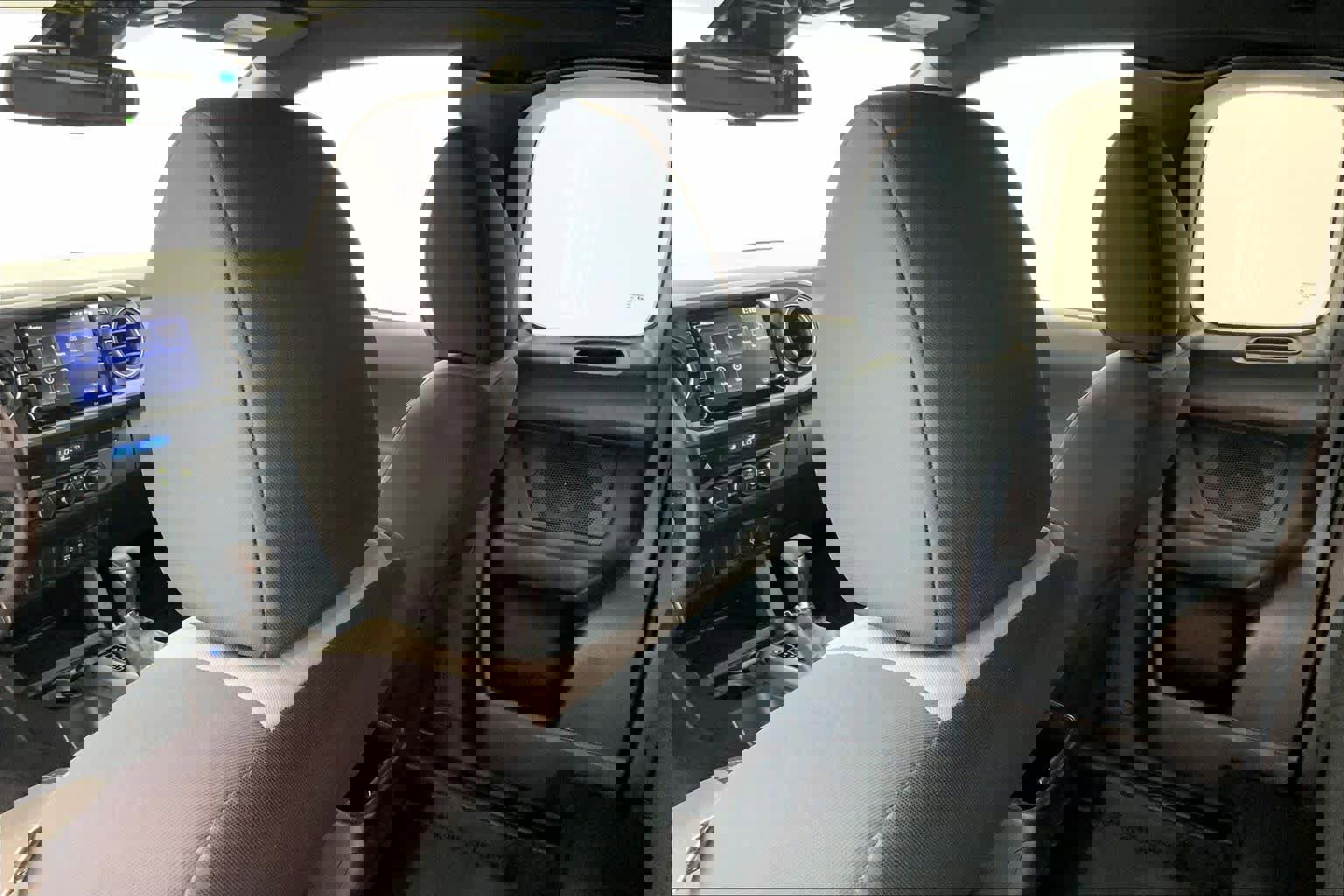 Used 2022 Toyota Tacoma TRD Off-Road image 16