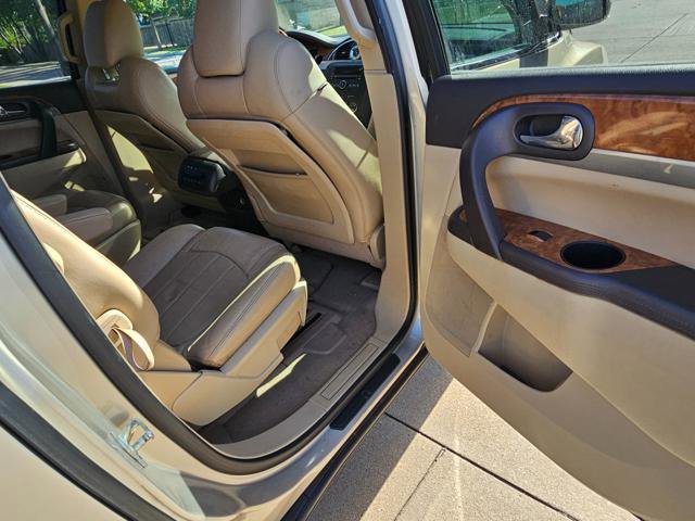 Used 2010 Buick Enclave CXL w/ Trailering Provision Package image 15