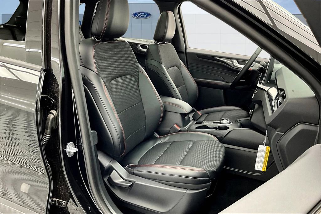 New 2025 Ford Escape ST-Line w/ Tech Pack #1 FWD image 11