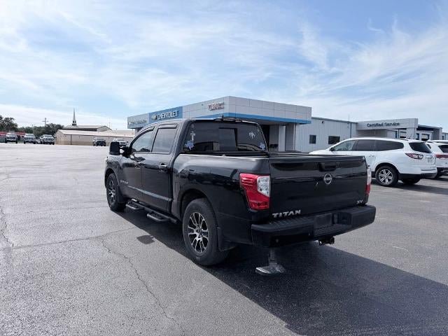 Used 2023 Nissan Titan SV w/ SV Convenience Package RWD image 3