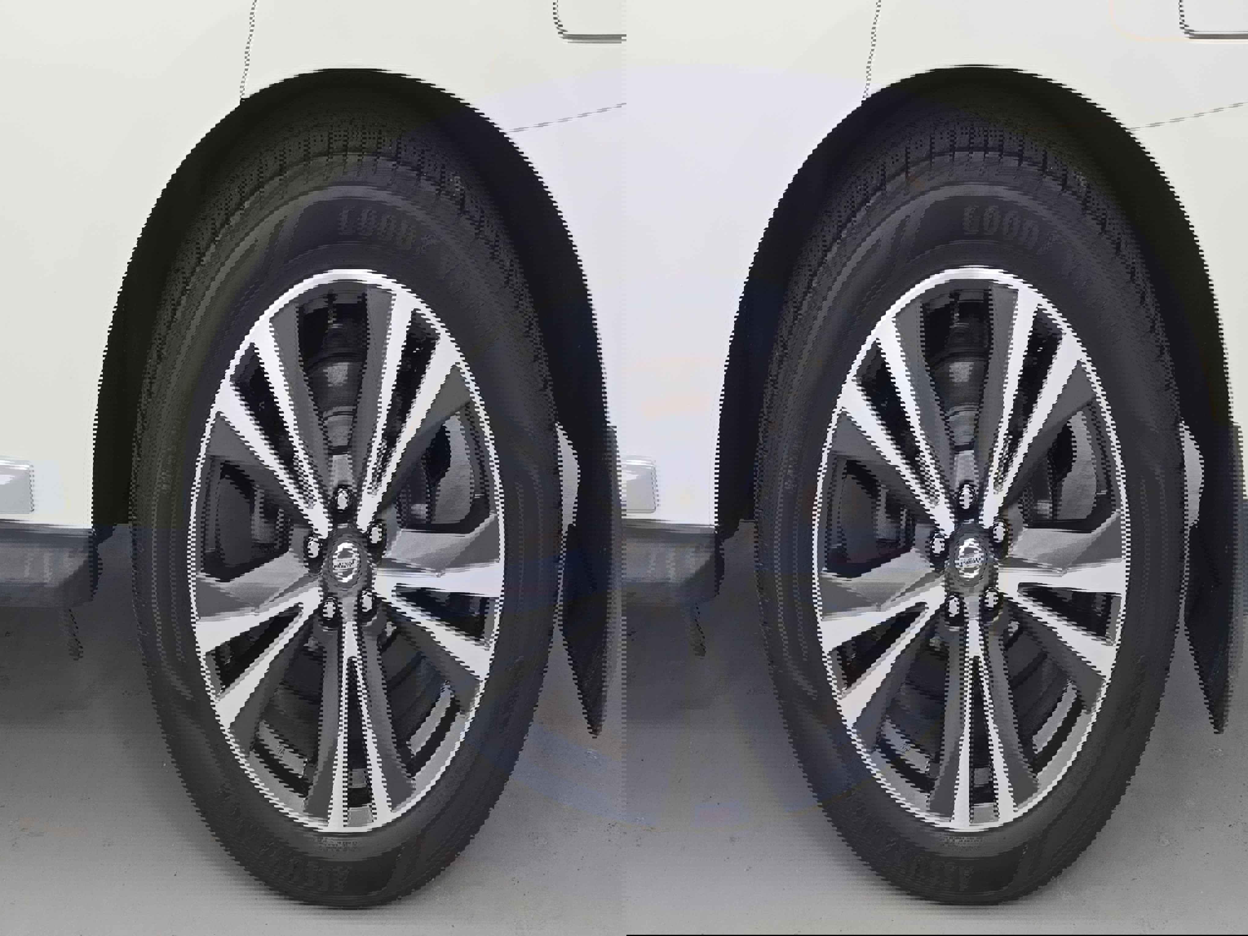 Used 2020 Nissan Pathfinder Platinum image 36