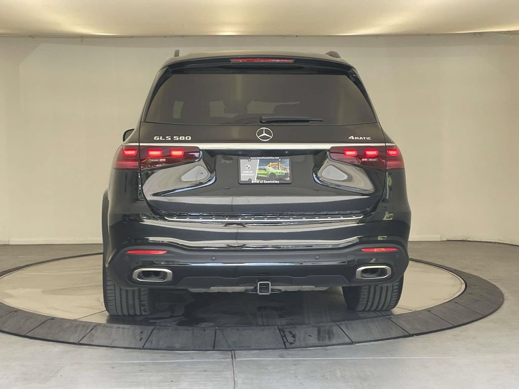 Used 2025 Mercedes-Benz GLS 580 4MATIC image 4