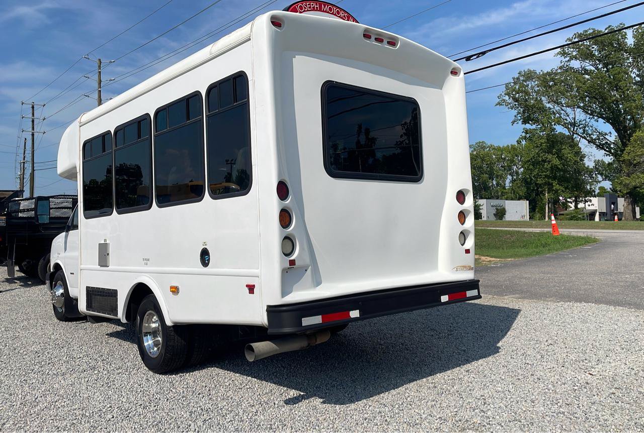 Used 2015 Chevrolet Express 3500 w/ Shuttle Bus Package RWD image 5