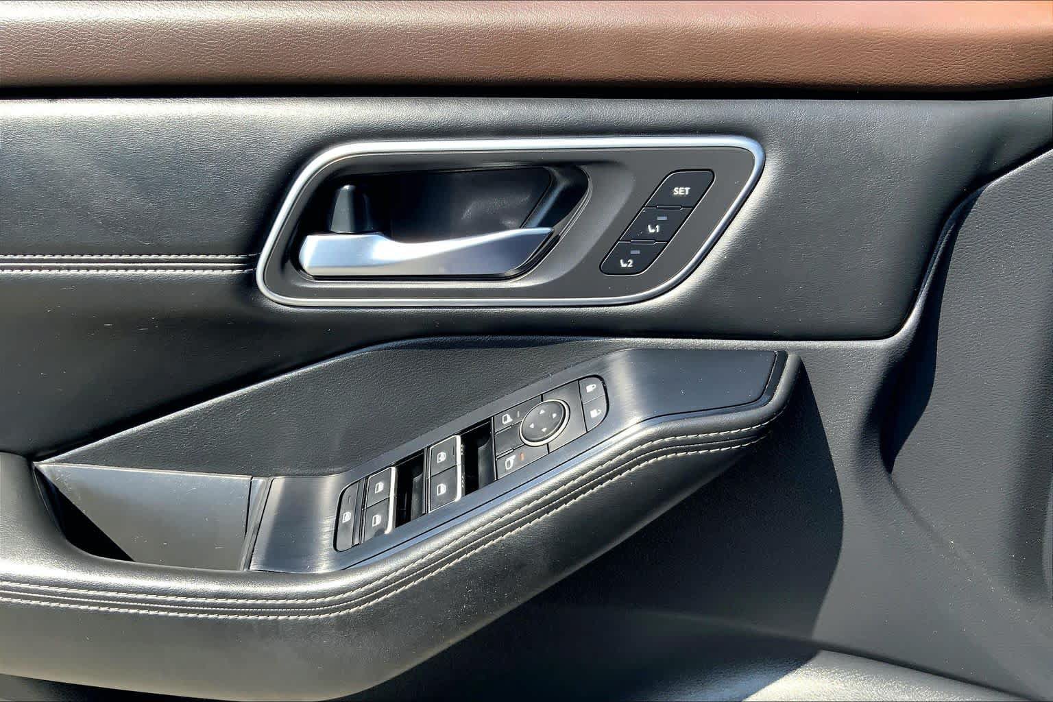 Used 2021 Nissan Rogue SL w/ Premium Package FWD image 14