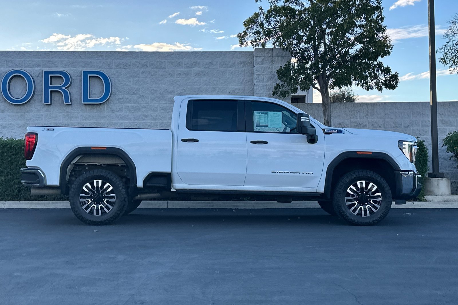 Used 2024 GMC Sierra 3500 Pro w/ 1SA Pro Safety Plus Package image 3