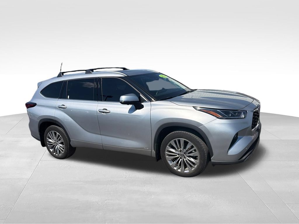 Used 2024 Toyota Highlander Platinum AWD/4WD image 7