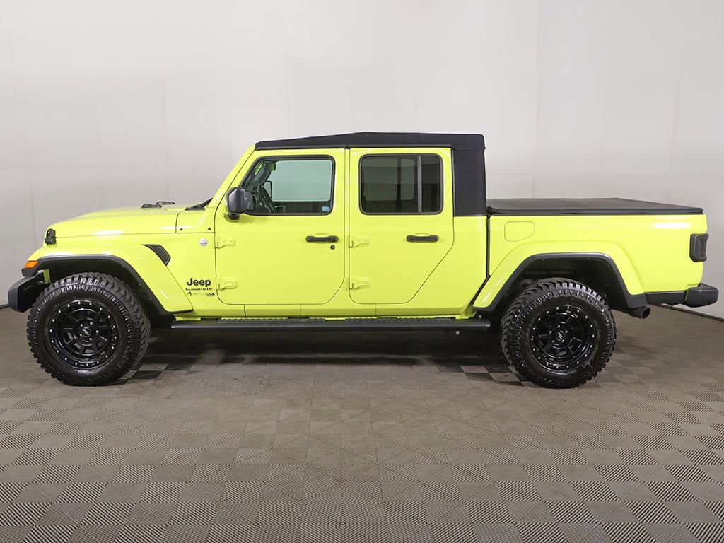Used 2023 Jeep Gladiator Overland w/ Cold Weather Group AWD/4WD image 15