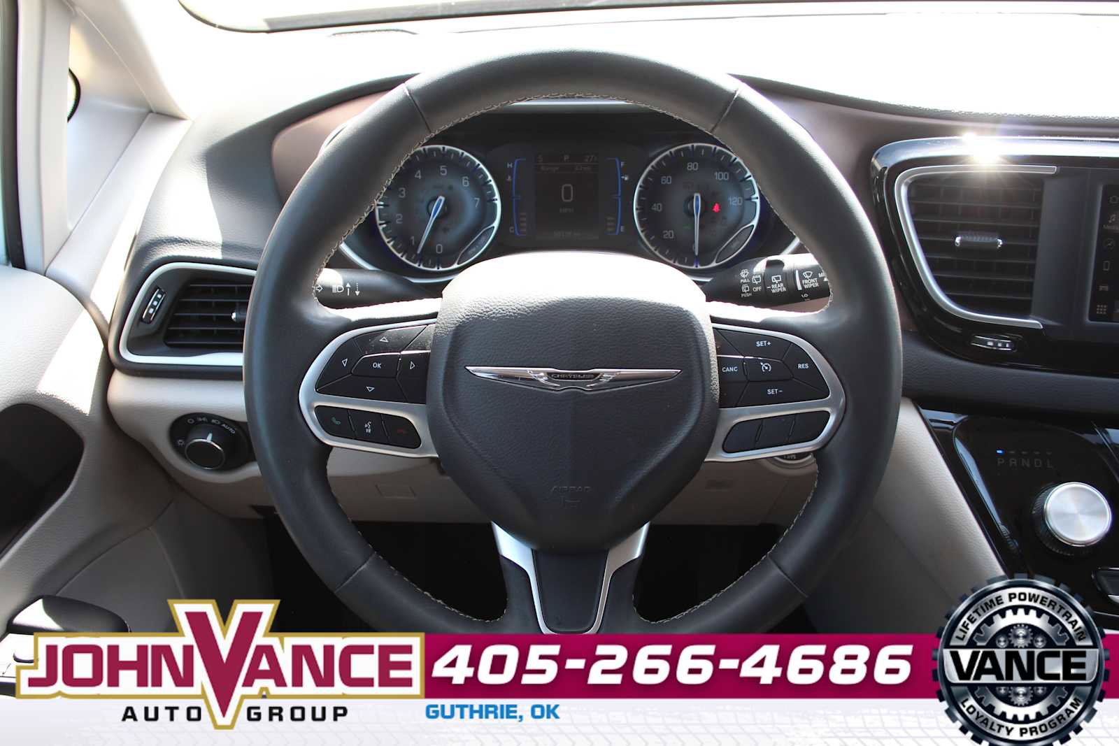 Used 2023 Chrysler Voyager LX image 25