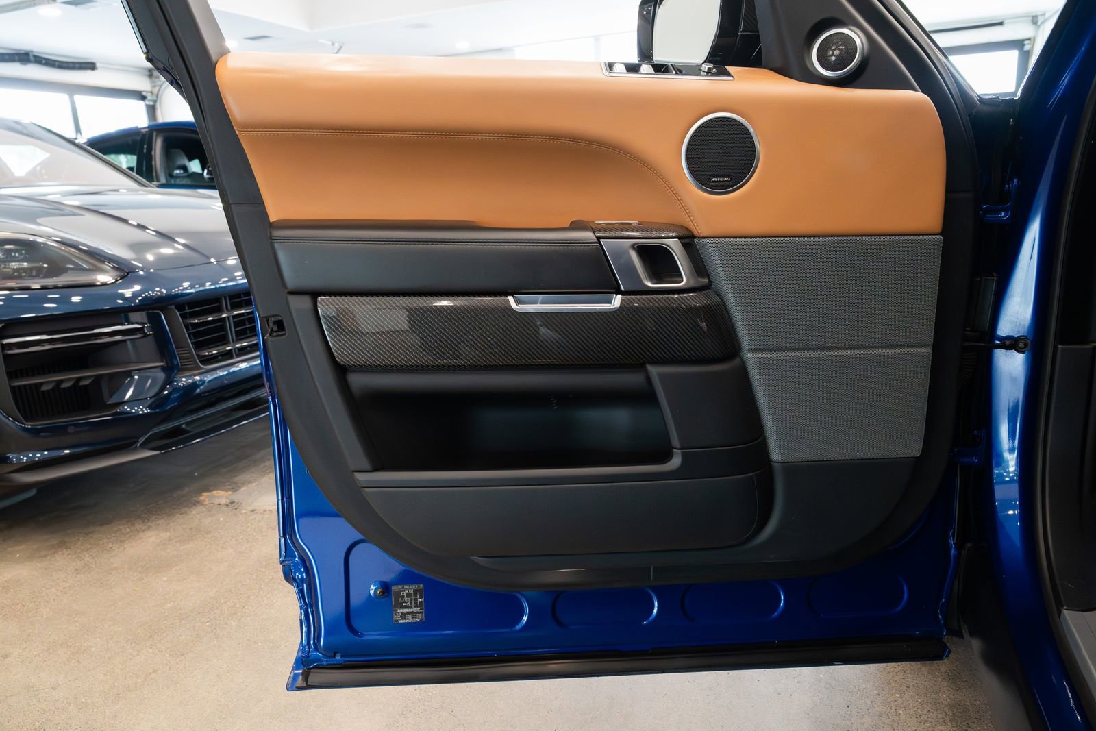 Used 2018 Land Rover Range Rover Sport SVR AWD/4WD image 19