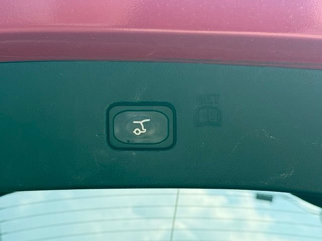 Used 2022 Ford Edge Titanium w/ Equipment Group 301A AWD/4WD image 16