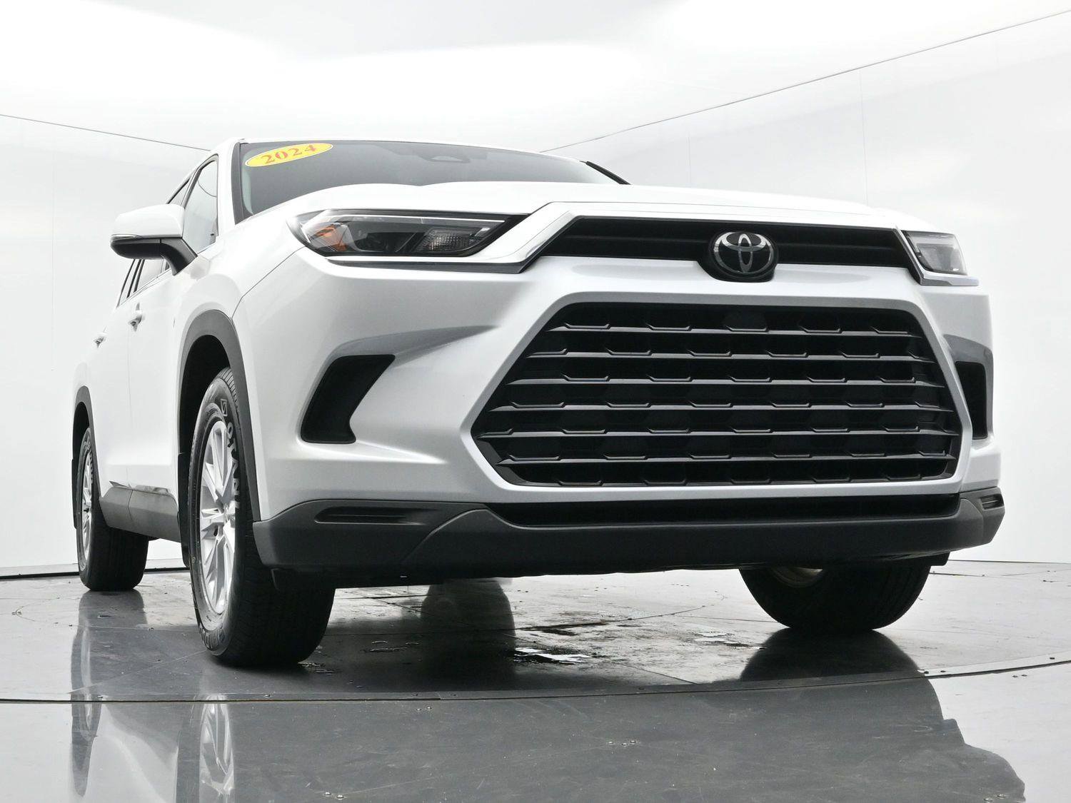 Used 2024 Toyota Grand Highlander XLE image 50
