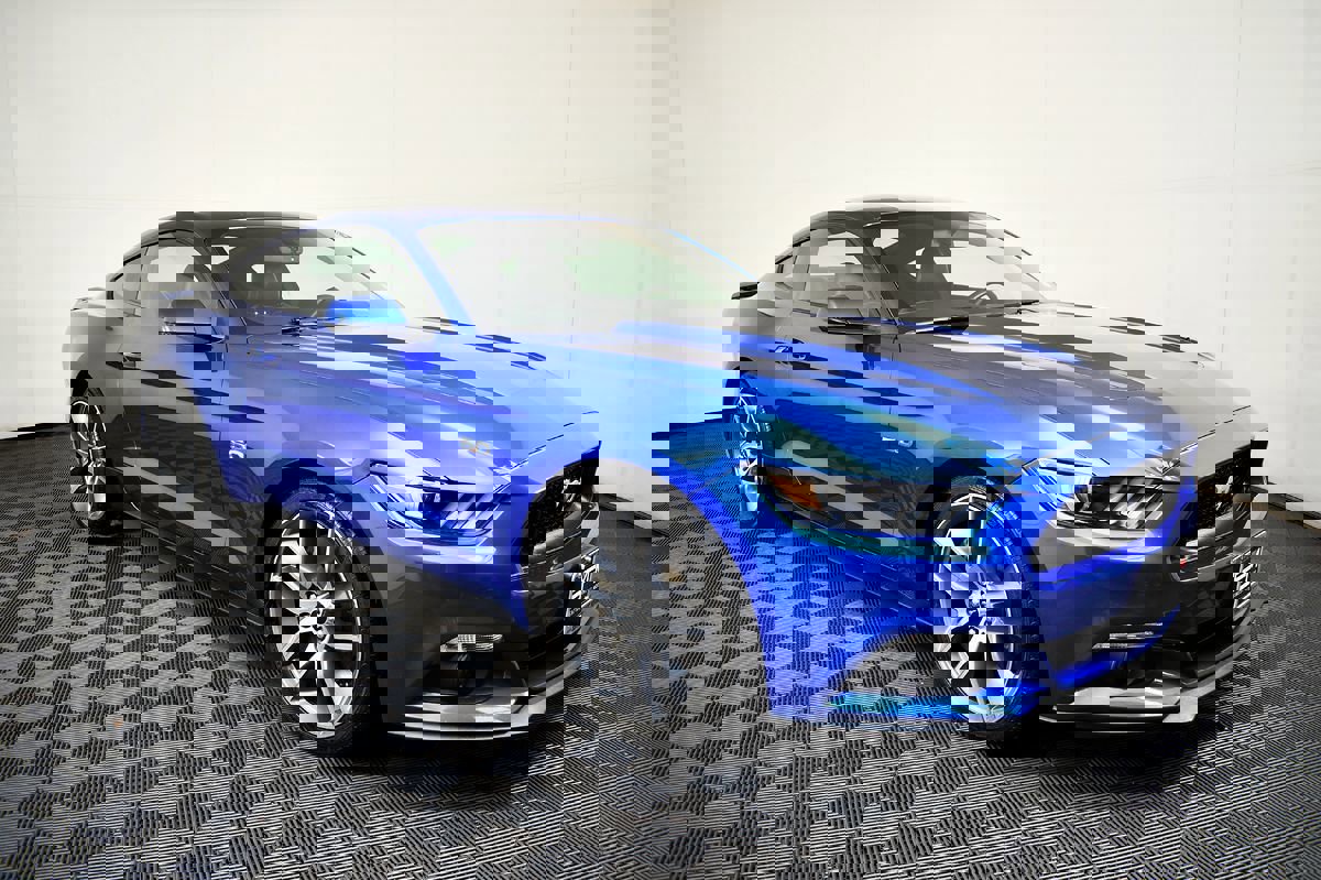 Used 2017 Ford Mustang GT Premium w/ Equipment Group 401A image 6