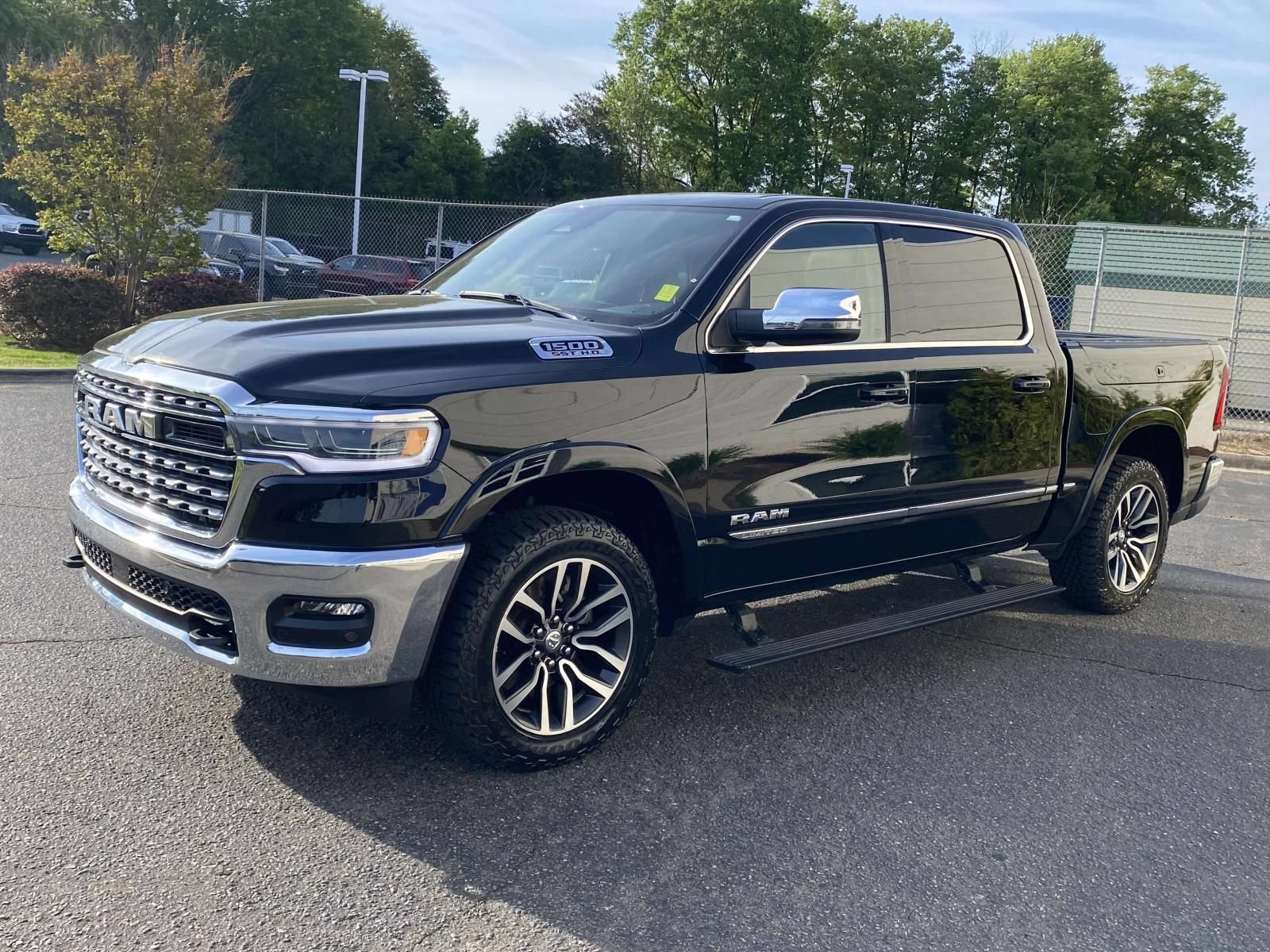 Used 2025 RAM 1500 Limited AWD/4WD image 3
