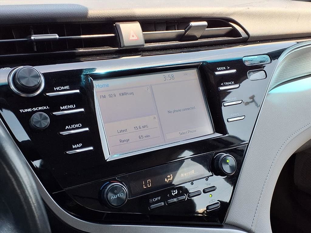 Used 2019 Toyota Camry SE w/ Convenience Package FWD image 5