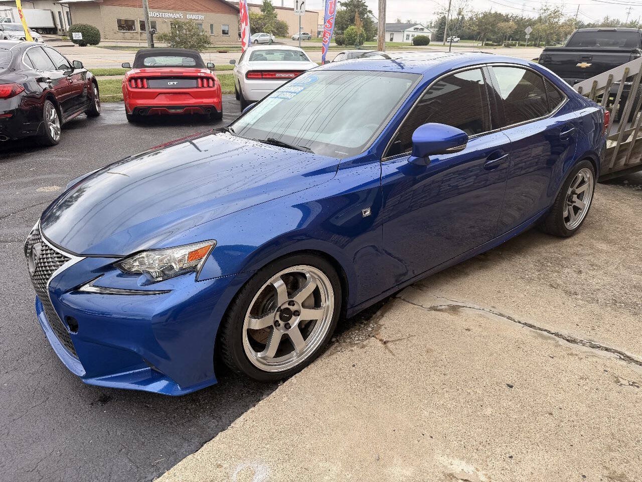 Used 2016 Lexus IS 350 w/ F Sport Package RWD image 4