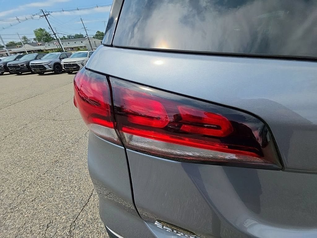 Used 2023 Chevrolet Equinox LT AWD/4WD image 43