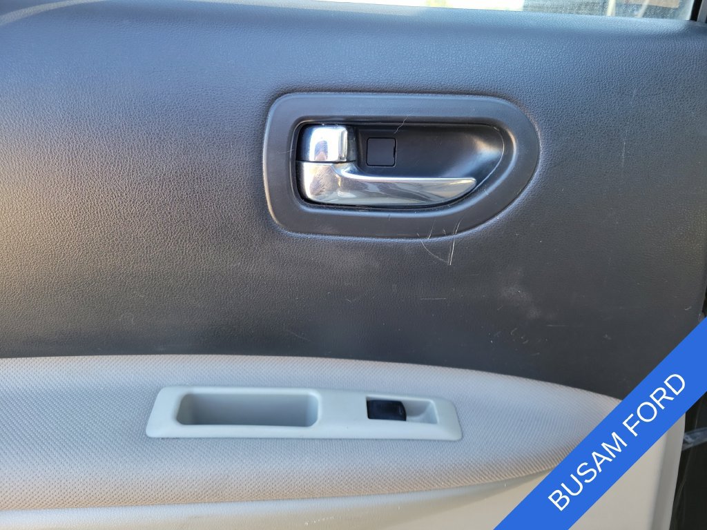 Used 2013 Nissan Rogue SV AWD/4WD image 10