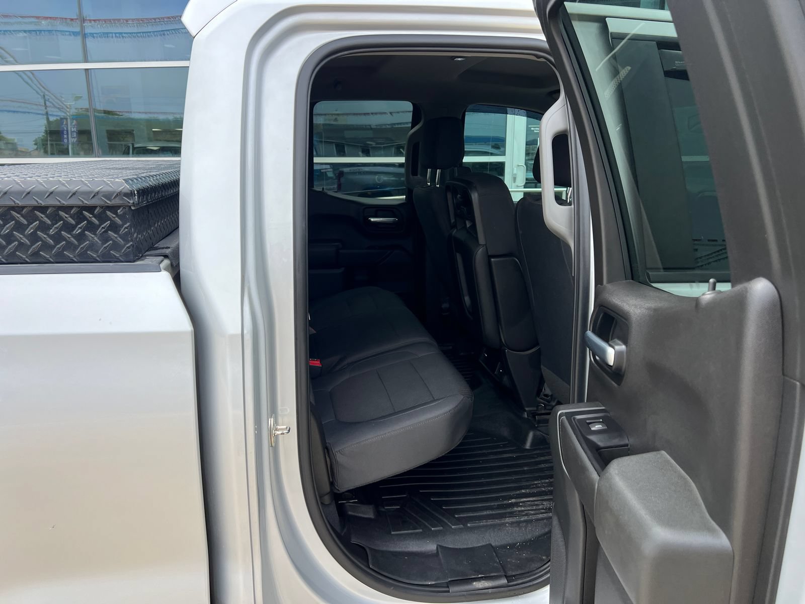 Used 2019 Chevrolet Silverado 1500 Custom w/ Custom Convenience Package AWD/4WD image 13
