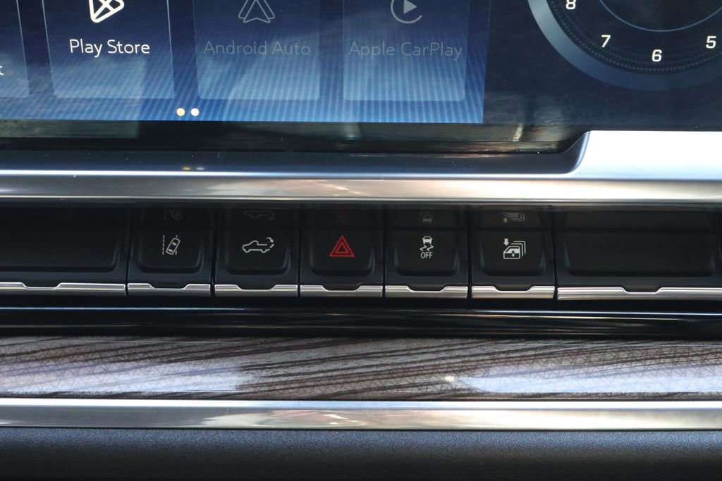 Used 2024 Chevrolet Silverado 2500 LT w/ Convenience Package image 18