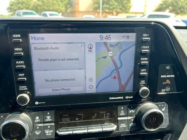 Used 2022 Toyota Highlander XLE FWD image 13