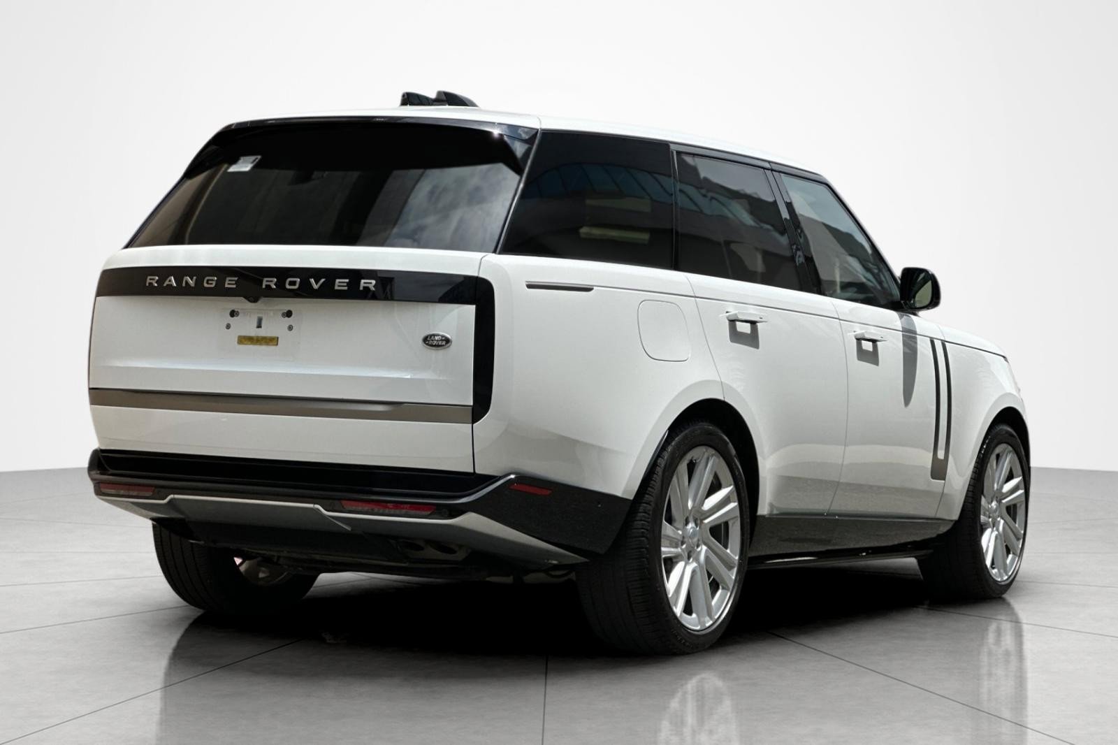 Used 2023 Land Rover Range Rover SE AWD/4WD image 5