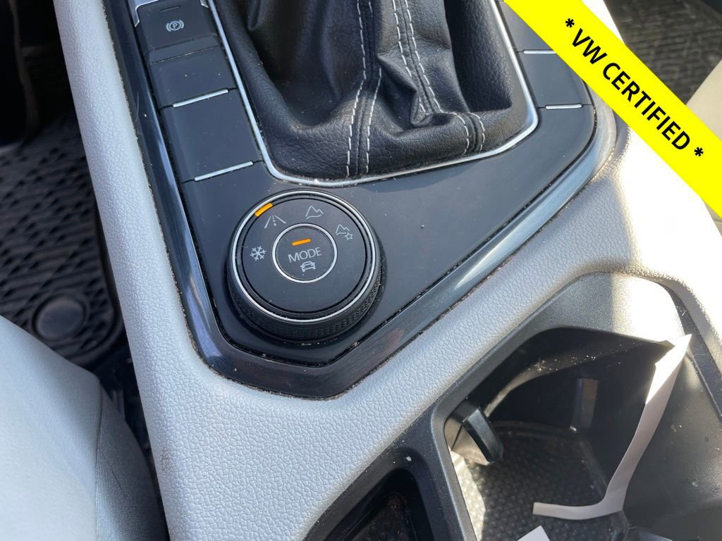 Used 2022 Volkswagen Tiguan SE image 16