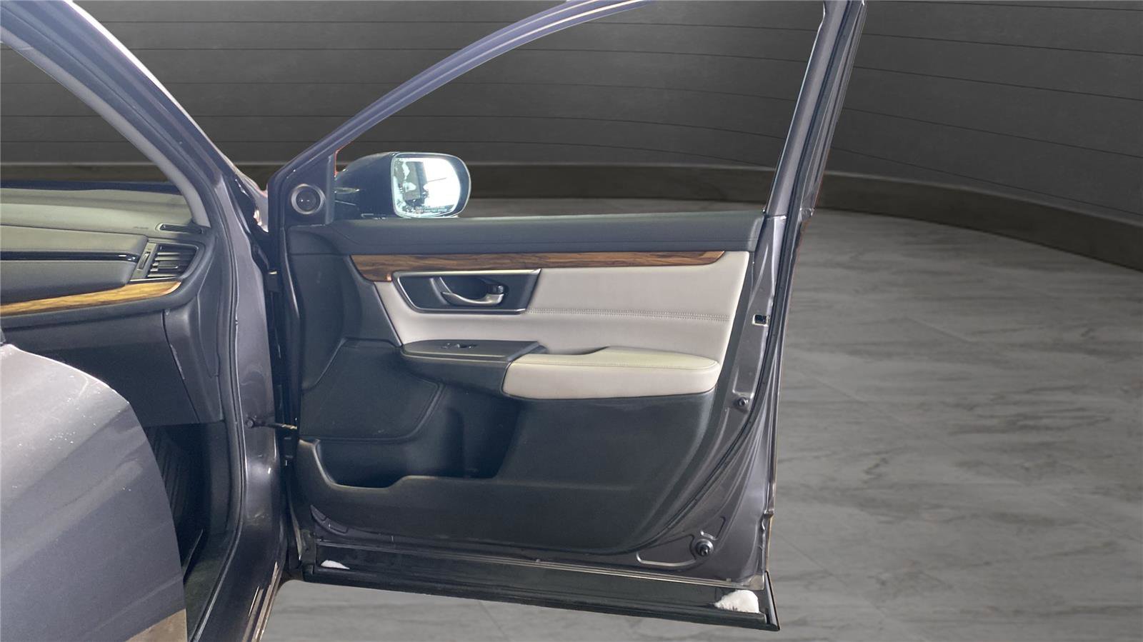 Used 2017 Honda CR-V Touring image 20