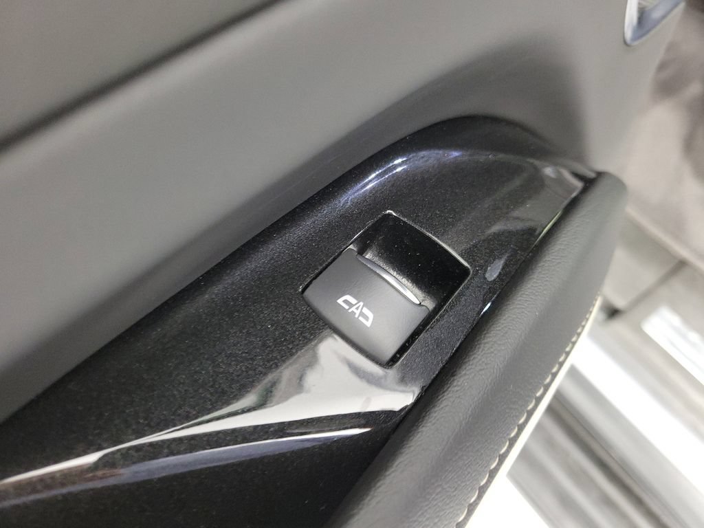Used 2022 Cadillac Escalade Luxury RWD image 14