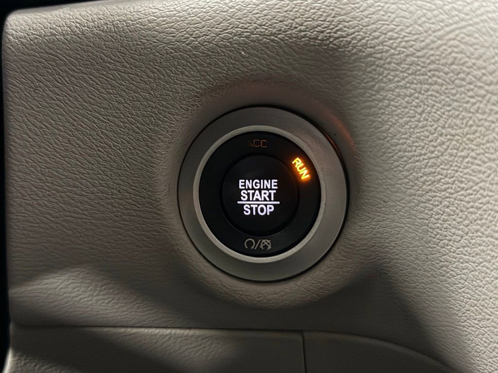 Used 2017 Chrysler Pacifica Touring image 19